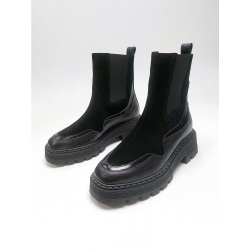 Челсі 2566 - Чорні 1