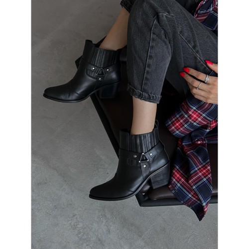 Козаки з ременцями чорні 3