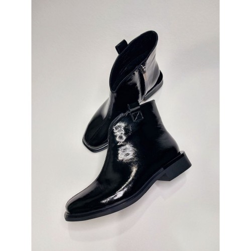 Декольте лаковані чорні 3