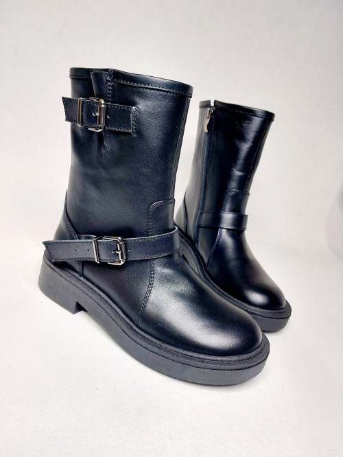 Напівчоботи URBAN, чорні 