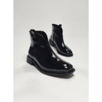 Декольте лаковані чорні